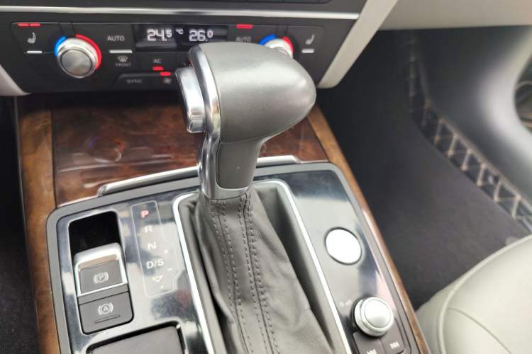 Used Audi A6L 2012 30 FSI Technology Edition Gear Lever