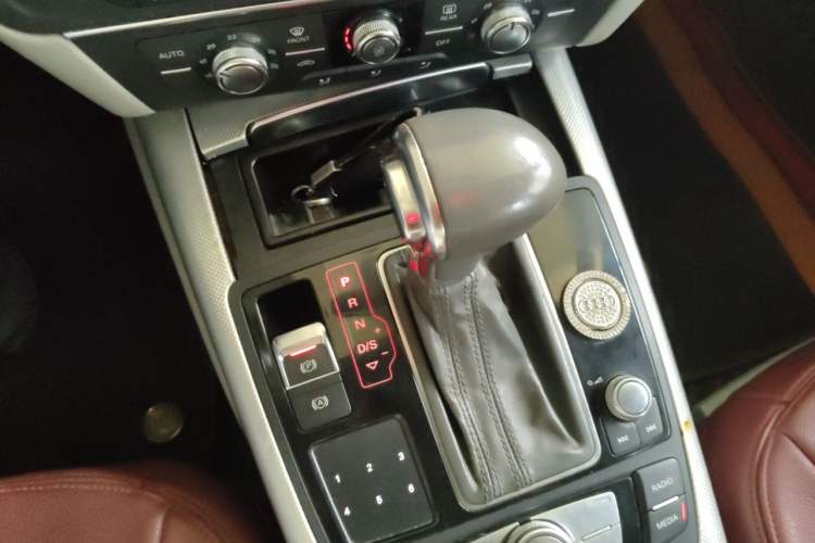 Used Audi A6L 2012 30 FSI Technology Edition Gear Lever