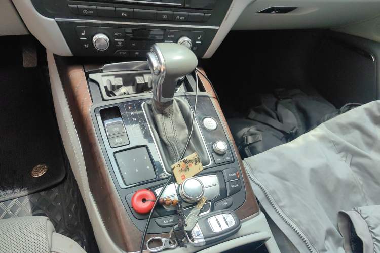 Used Audi A6L 2012 50 TFSI quattro Luxury Model Gear Lever