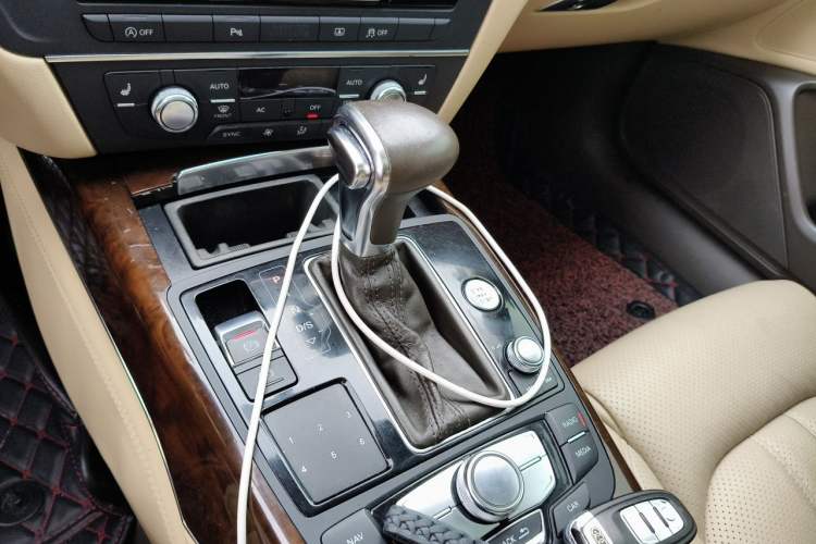 Used Audi A6L 2012 35 FSI Comfort Model Gear Lever
