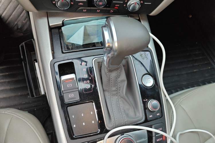 Used Audi A6L 2012 30 FSI Technology Edition Gear Lever