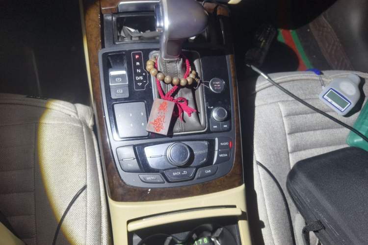 Used Audi A6L 2012 30 FSI Technology Edition Gear Lever