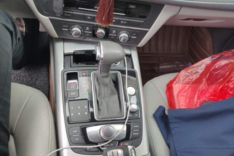 Used Audi A6L 2012 TFSI Standard Model Gear Lever