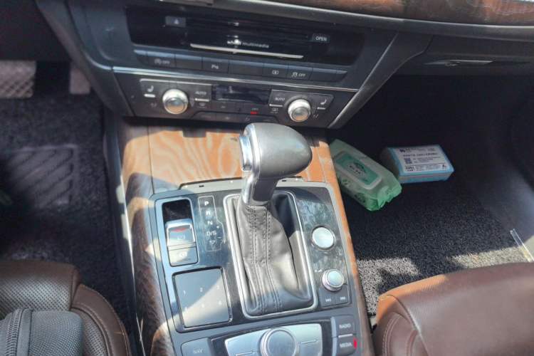 Used Audi A6L 2012 35 FSI quattro Luxury Model Gear Lever