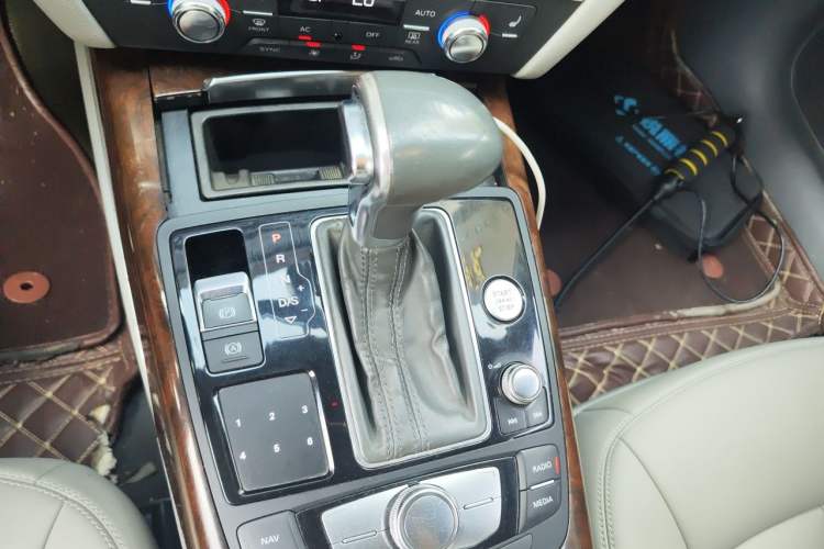 Used Audi A6L 2012 30 FSI Comfort Model Gear Lever