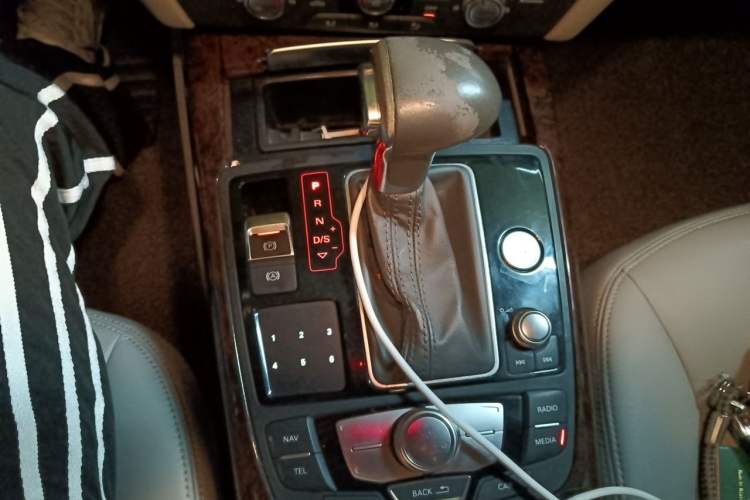 Used Audi A6L 2012 TFSI Standard Model Gear Lever