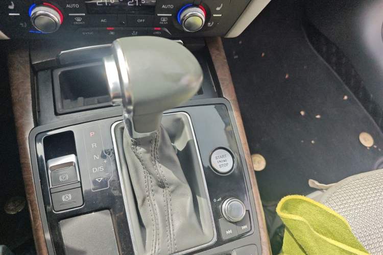 Used Audi A6L 2012 35 FSI quattro Luxury Model Gear Lever