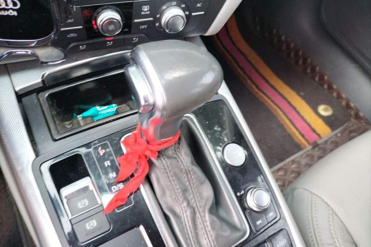 Used Audi A6L 2012 TFSI Standard Model Gear Lever