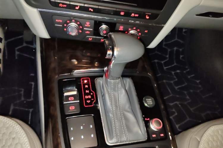 Used Audi A6L 2012 30 FSI Technology Edition Gear Lever