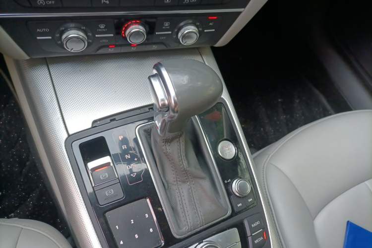 Used Audi A6L 2012 TFSI Standard Model Gear Lever