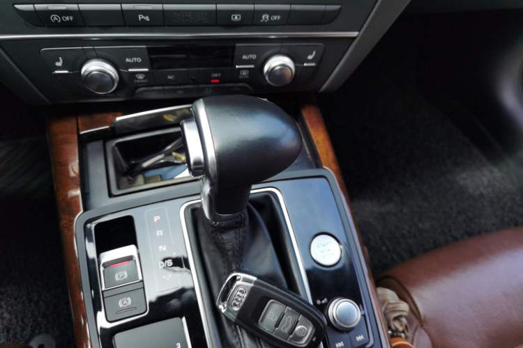 Used Audi A6L 2012 35 FSI Comfort Model Gear Lever