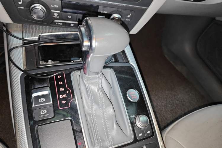 Used Audi A6L 2012 30 FSI Comfort Model Gear Lever