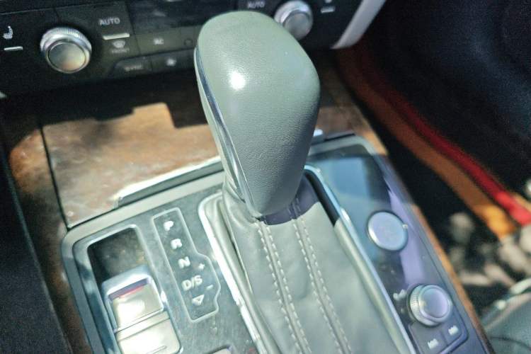 Used Audi A6L 2012 35 FSI Comfort Model Gear Lever