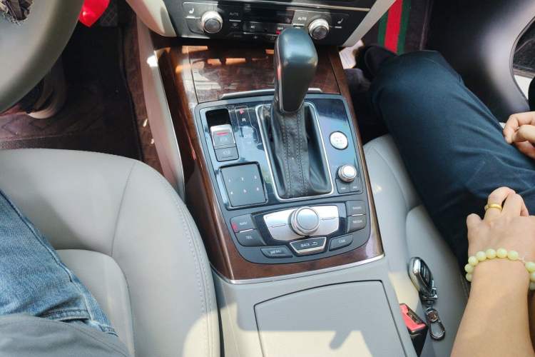 Used Audi A6L 2012 30 FSI Comfort Model Gear Lever