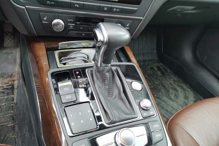 Used Audi A6L 2012 30 FSI Technology Edition Gear Lever