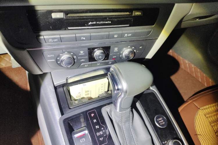 Used Audi A6L 2012 TFSI Standard Model Gear Lever