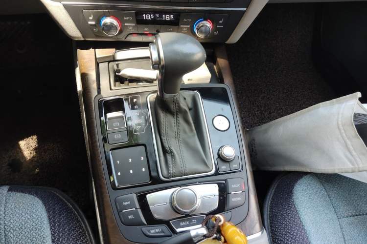 Used Audi A6L 2012 35 FSI quattro Luxury Model Gear Lever