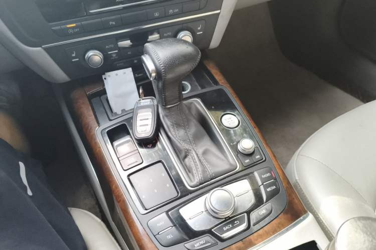 Used Audi A6L 2012 30 FSI Technology Edition Gear Lever