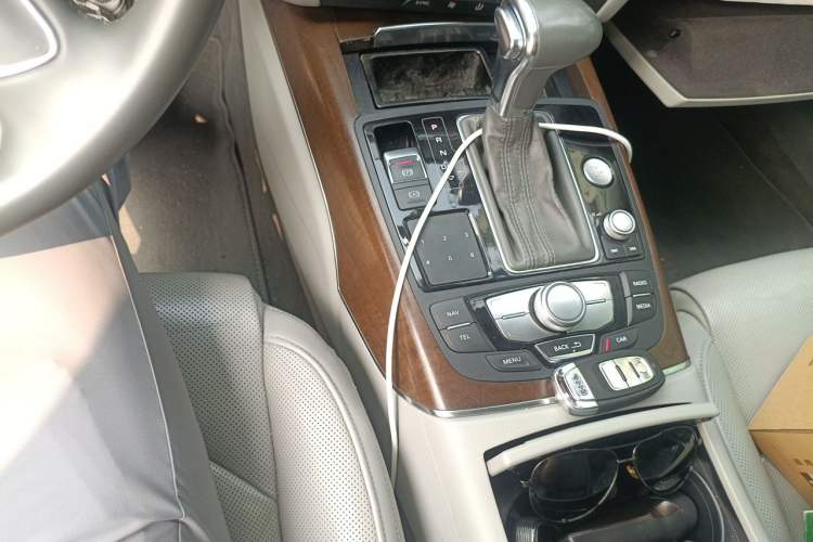 Used Audi A6L 2012 50 TFSI quattro Luxury Model Gear Lever