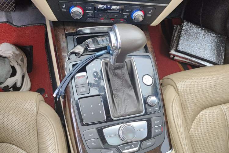 Used Audi A6L 2012 35 FSI Comfort Model Gear Lever
