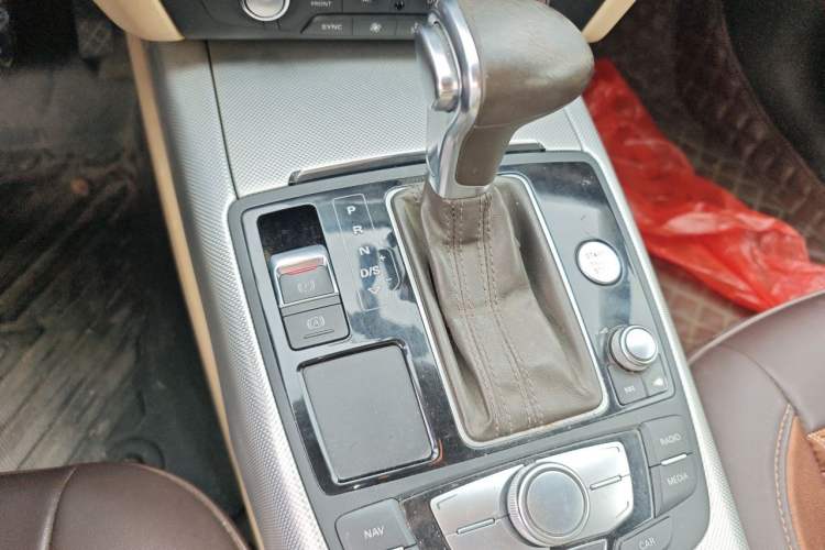 Used Audi A6L 2012 TFSI Standard Model Gear Lever