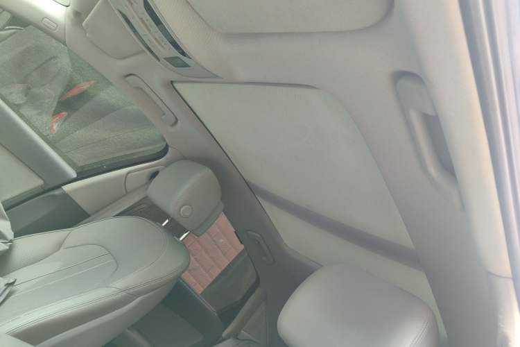 Used Audi A6L 2012 50 TFSI quattro Luxury Model Headliner