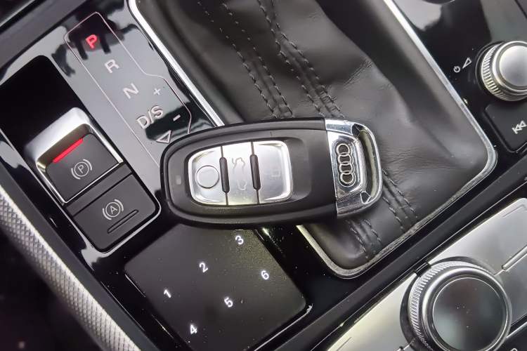 Used Audi A6L 2012 30 FSI Technology Edition Interior 1