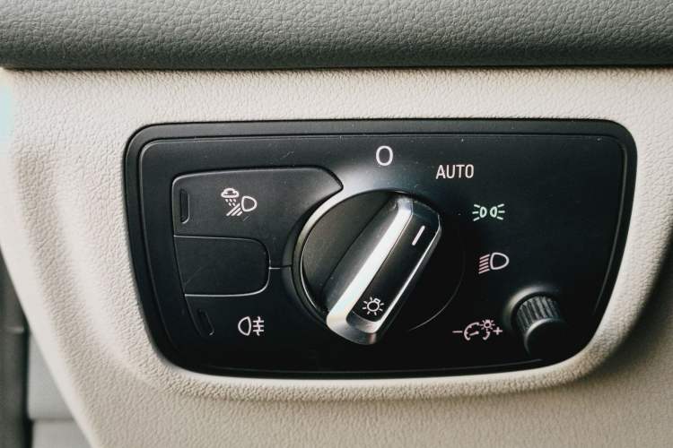 Used Audi A6L 2012 30 FSI Technology Edition Interior 3