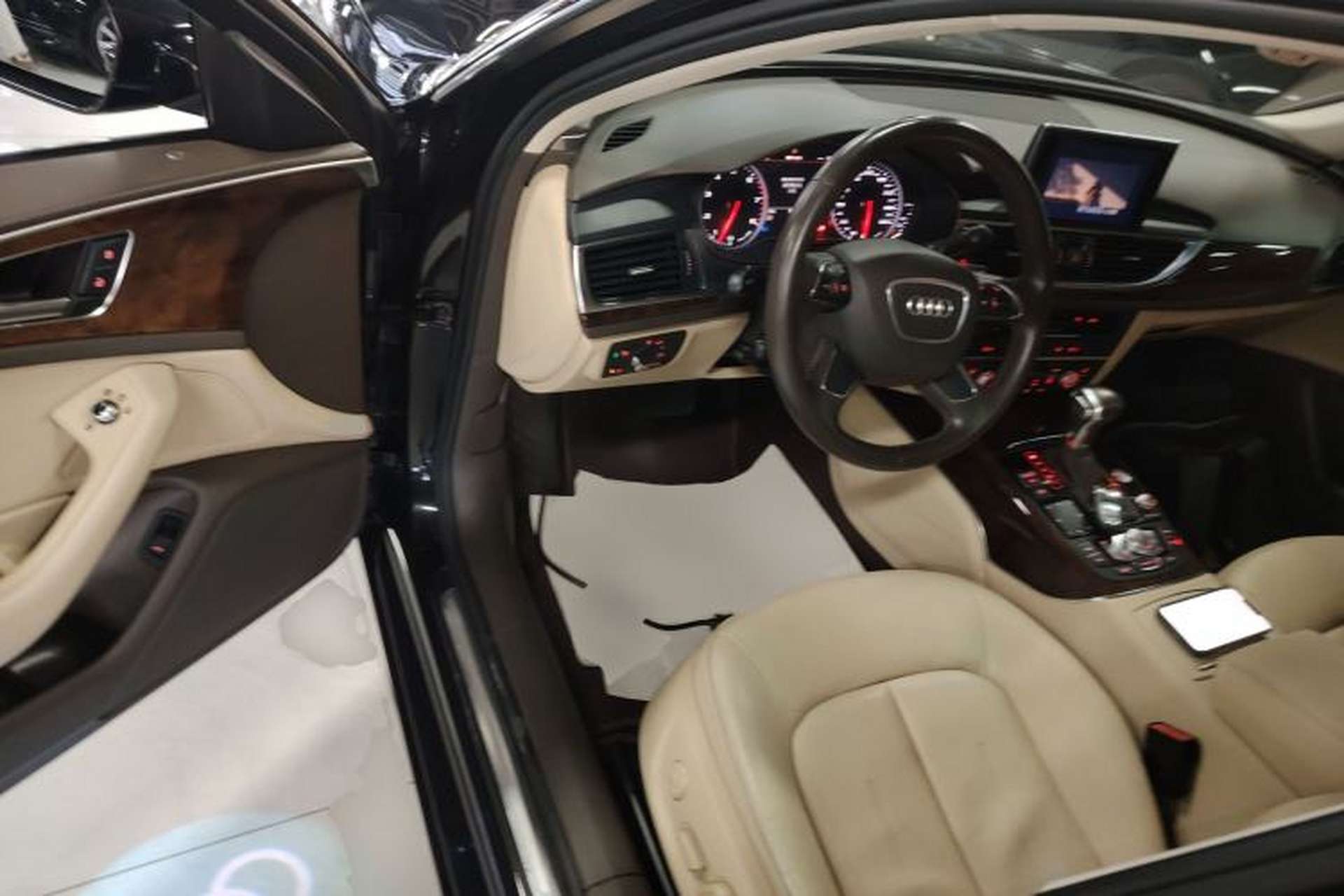Used Audi A6L 2012 30 FSI Comfort Model Interior 3