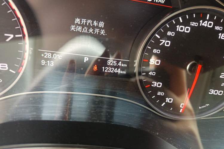 Used Audi A6L 2012 TFSI Standard Model Odometer Close Up