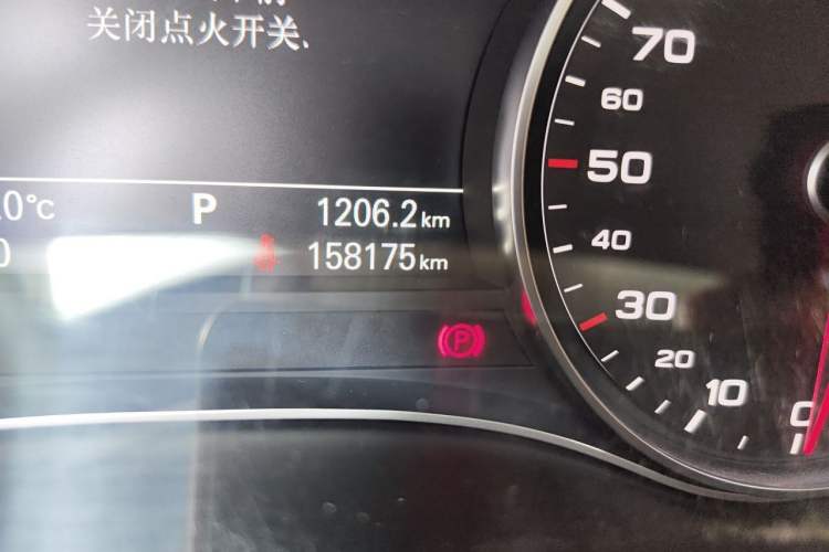 Used Audi A6L 2012 30 FSI Comfort Model Odometer Close Up