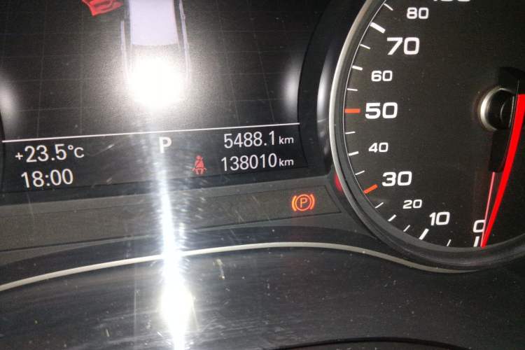 Used Audi A6L 2012 30 FSI Technology Edition Odometer Close Up