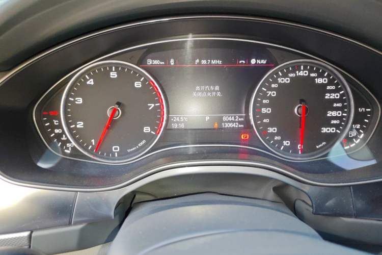 Used Audi A6L 2012 TFSI Standard Model Odometer Close Up