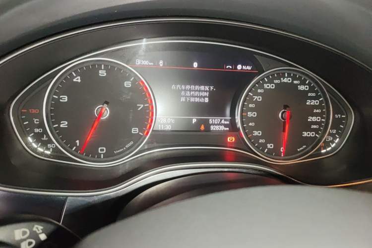 Used Audi A6L 2012 TFSI Standard Model Odometer Close Up