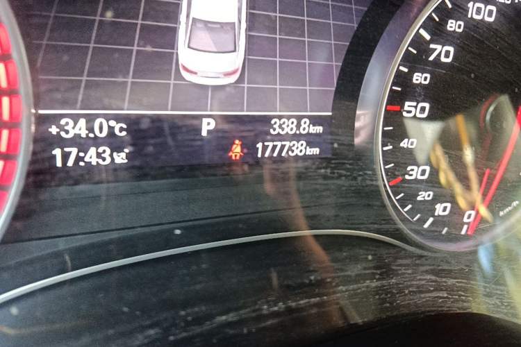 Used Audi A6L 2012 35 FSI Comfort Model Odometer Close Up