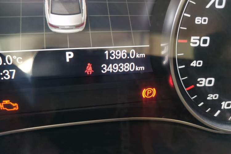 Used Audi A6L 2012 30 FSI Comfort Model Odometer Close Up