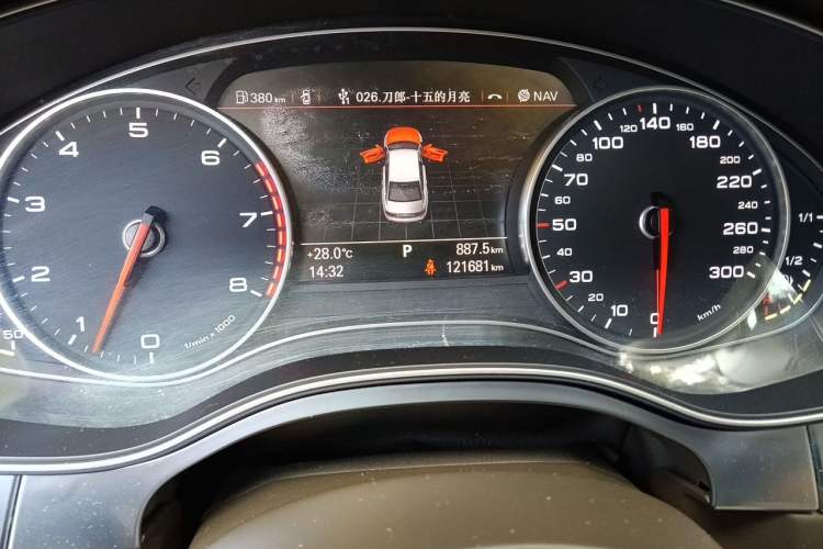 Used Audi A6L 2012 30 FSI Luxury Model Odometer Close Up