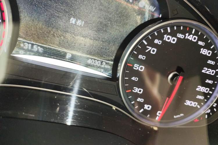 Used Audi A6L 2012 30 FSI Comfort Model Odometer Close Up
