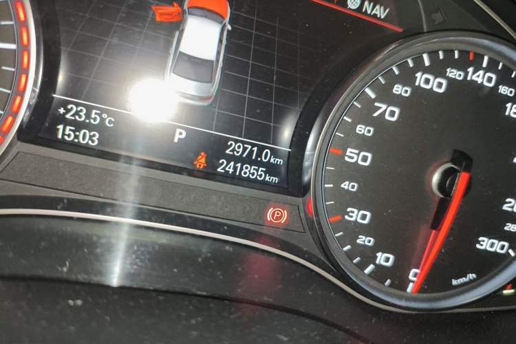 Used Audi A6L 2012 50 TFSI quattro Luxury Model Odometer Close Up