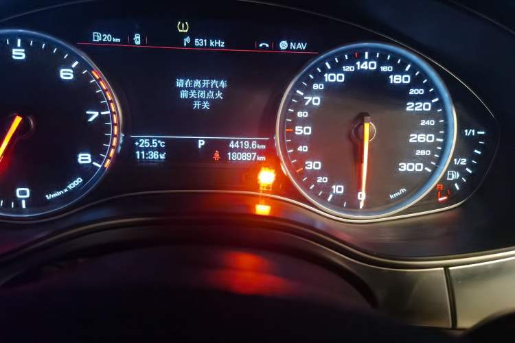 Used Audi A6L 2012 TFSI Standard Model Odometer Close Up
