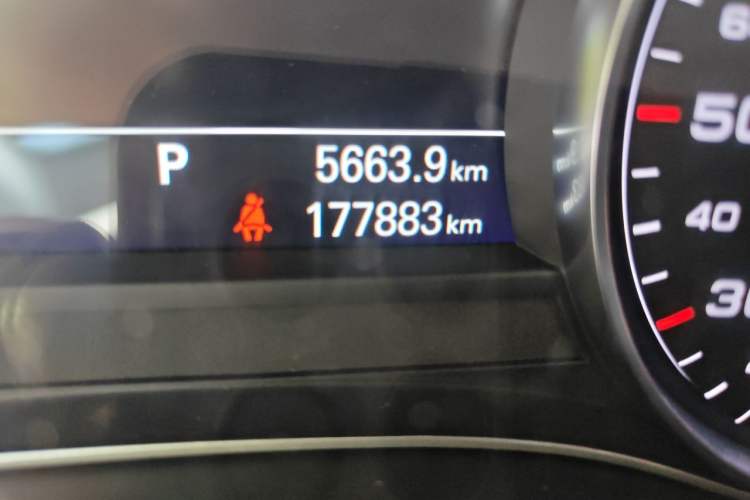 Used Audi A6L 2012 30 FSI Comfort Model Odometer Close Up