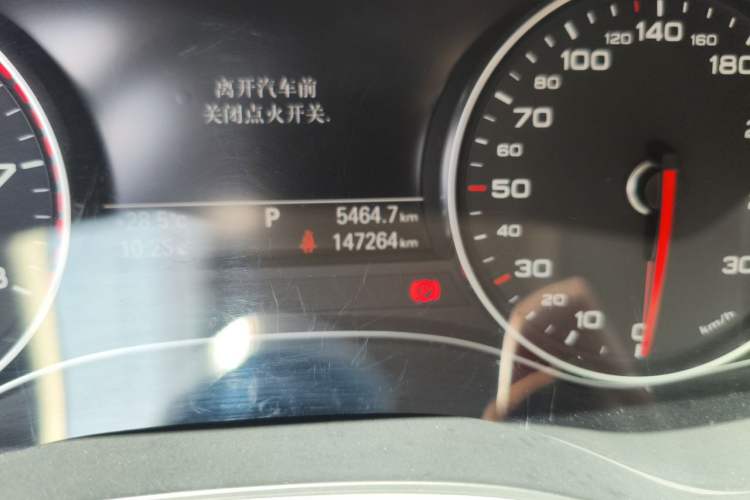 Used Audi A6L 2012 TFSI Standard Model Odometer Close Up