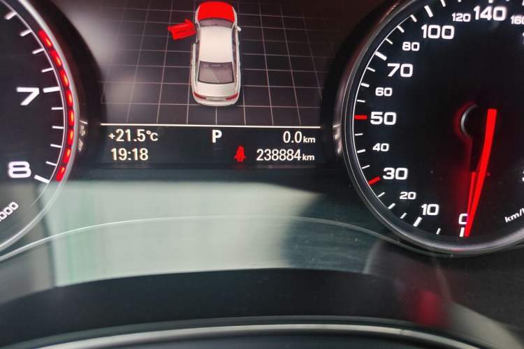 Used Audi A6L 2012 50 TFSI quattro Luxury Model Odometer Close Up