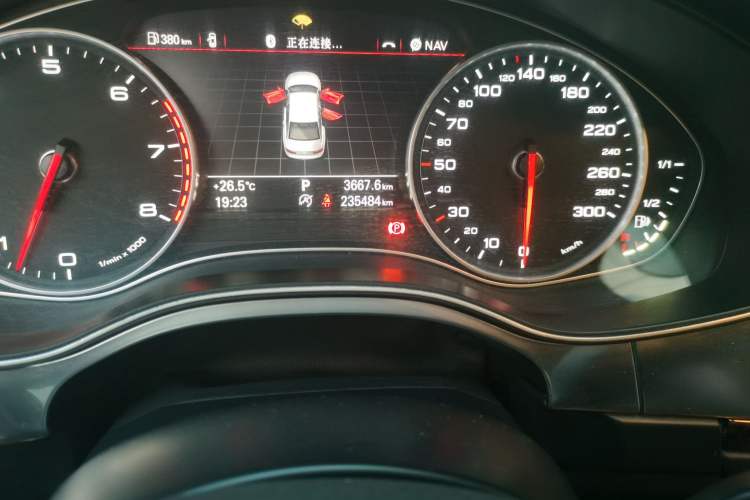 Used Audi A6L 2012 30 FSI Luxury Model Odometer Close Up