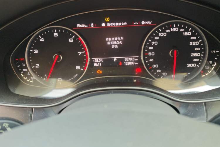 Used Audi A6L 2012 TFSI Standard Model Odometer Close Up