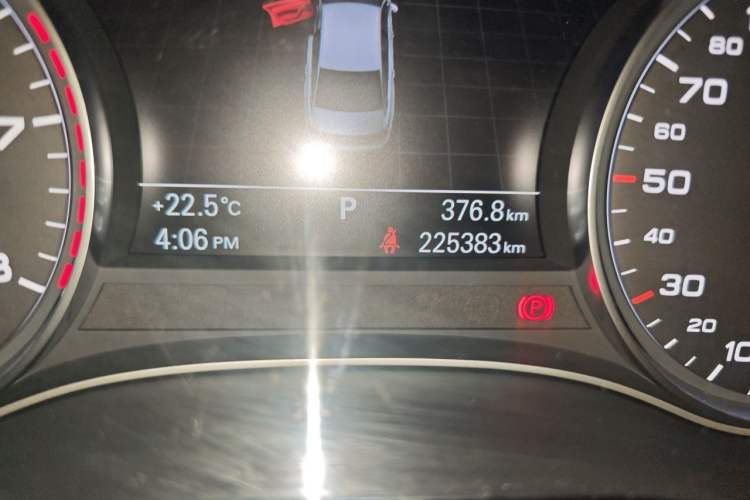 Used Audi A6L 2012 30 FSI Comfort Model Odometer Close Up