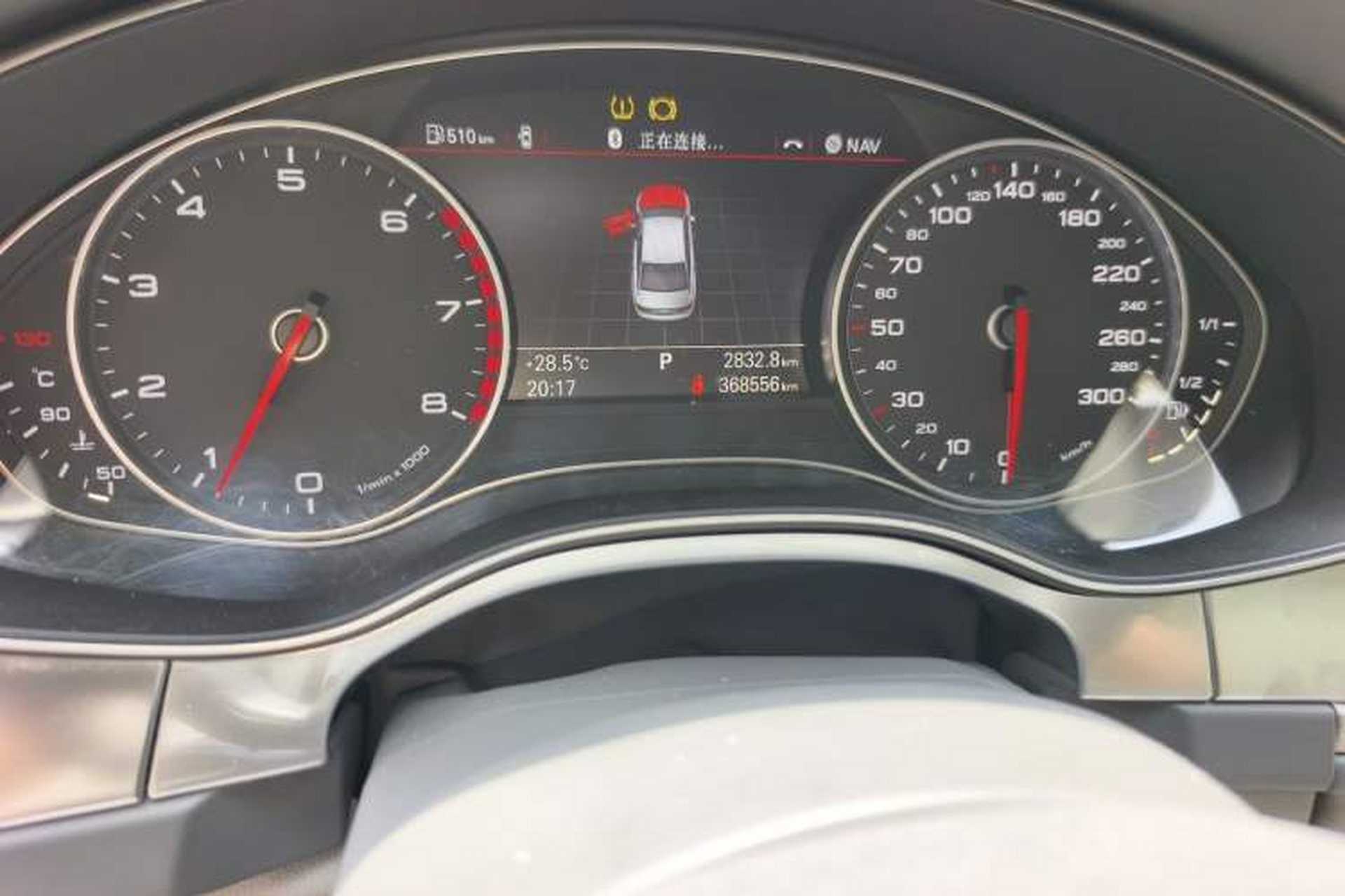 Used Audi A6L 2012 TFSI Standard Model Odometer Close Up