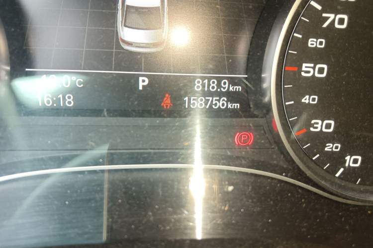 Used Audi A6L 2012 30 FSI Comfort Model Odometer Close Up