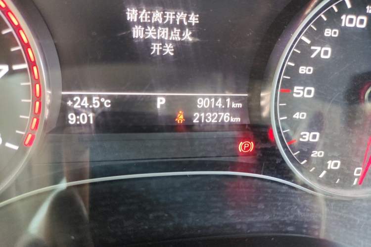 Used Audi A6L 2012 TFSI Standard Model Odometer Close Up