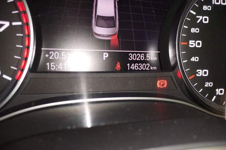Used Audi A6L 2012 30 FSI Technology Edition Odometer Close Up